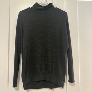 Wilfred Free Aritzia Heathered Green Turtleneck Oversized Fit Size XXS Women’s